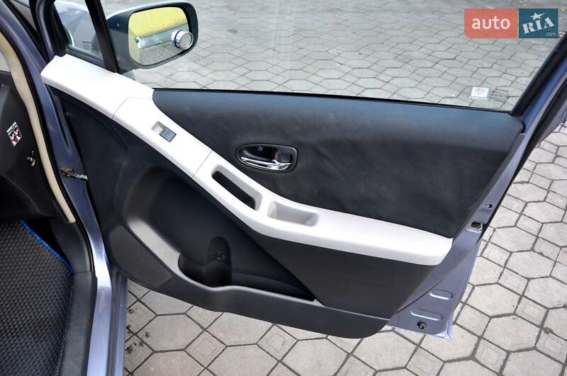 Хетчбек Toyota Yaris 2010 в Львові
