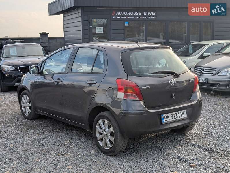 Хетчбек Toyota Yaris 2009 в Рівному