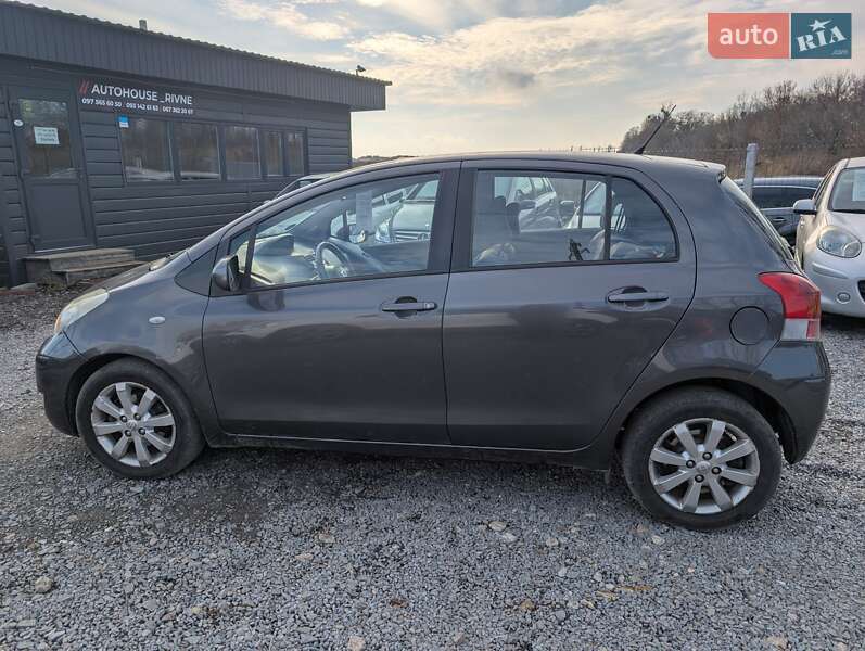 Хетчбек Toyota Yaris 2009 в Рівному