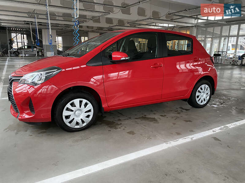 Хэтчбек Toyota Yaris 2015 в Николаеве