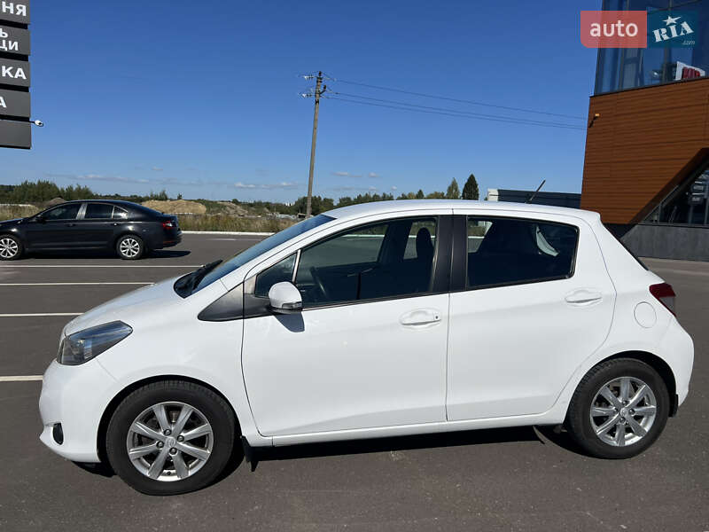 Хэтчбек Toyota Yaris 2014 в Львове фото 6 Хэтчбек Toyota Yaris 2014 в Львове