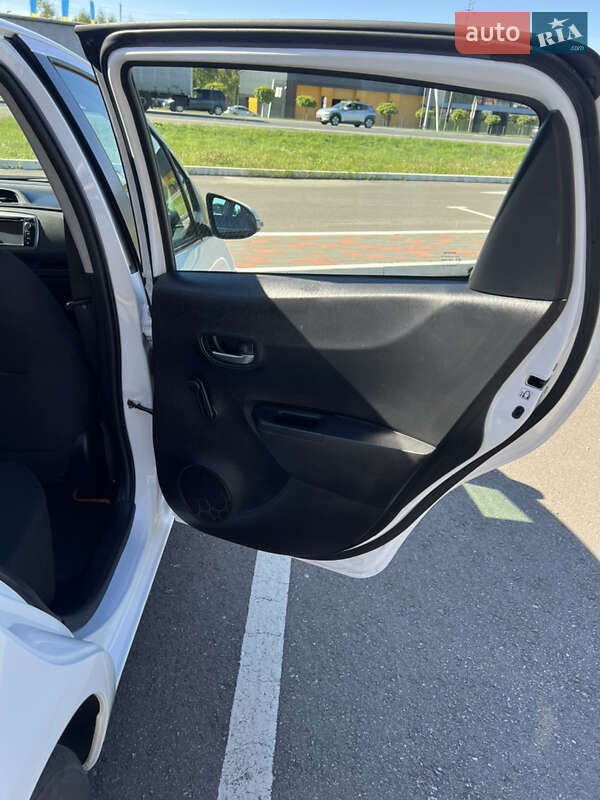 Хэтчбек Toyota Yaris 2014 в Львове фото 15 Хэтчбек Toyota Yaris 2014 в Львове