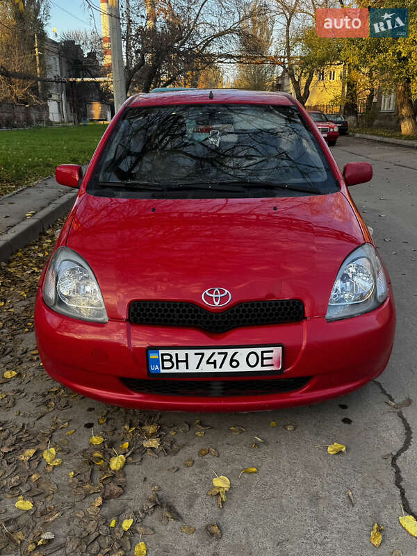Хетчбек Toyota Yaris 2000 в Одесі
