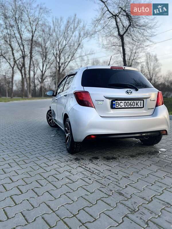 Хэтчбек Toyota Yaris 2014 в Львове фото 17 Хэтчбек Toyota Yaris 2014 в Львове