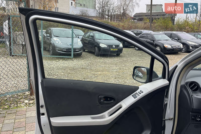 Хетчбек Toyota Yaris 2011 в Стрию фото 10 Хетчбек Toyota Yaris 2011 в Стрию