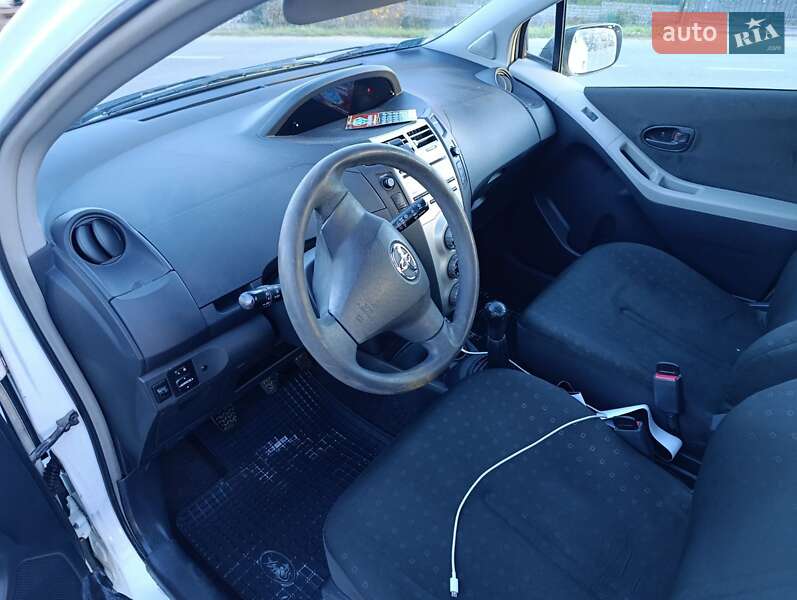 Хэтчбек Toyota Yaris 2006 в Одессе фото 10 Хэтчбек Toyota Yaris 2006 в Одессе