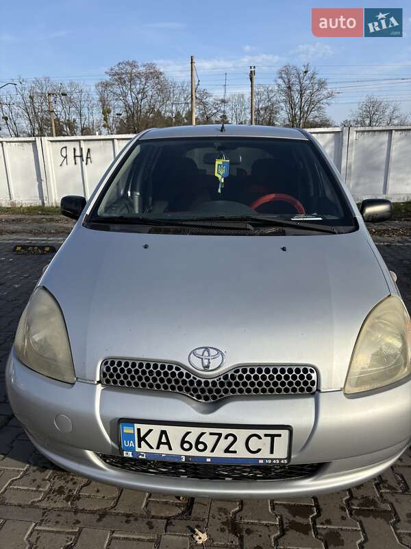 Хэтчбек Toyota Yaris 2002 в Ирпене