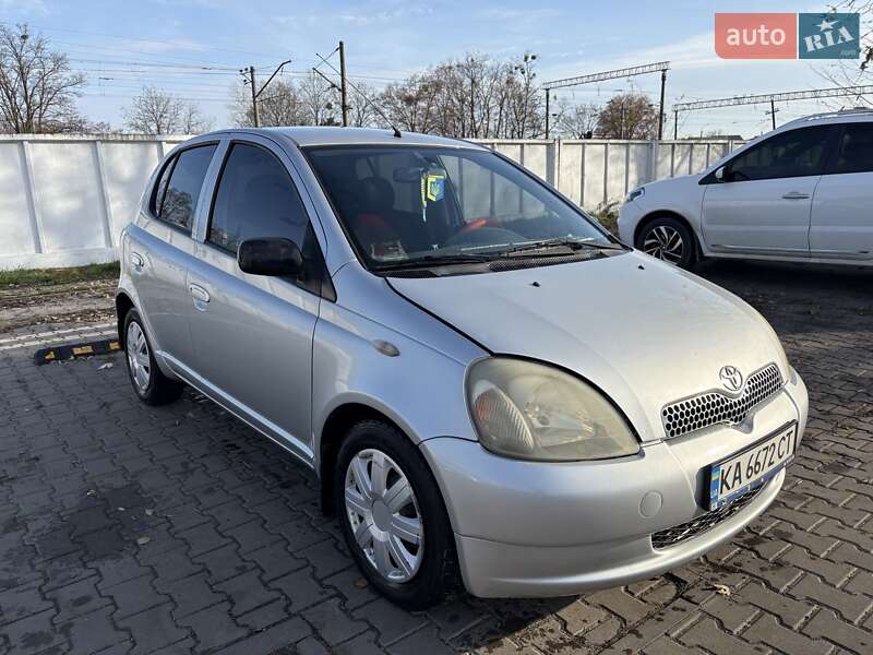 Хэтчбек Toyota Yaris 2002 в Ирпене