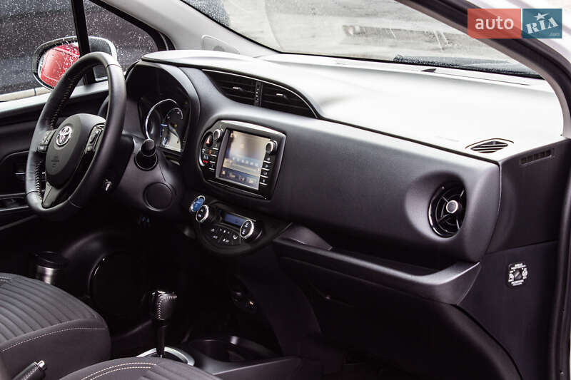 Хэтчбек Toyota Yaris 2017 в Львове фото 31 Хэтчбек Toyota Yaris 2017 в Львове
