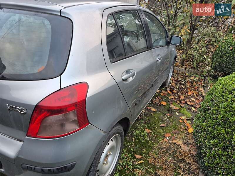 Хэтчбек Toyota Yaris 2007 в Каменском фото 2 Хэтчбек Toyota Yaris 2007 в Каменском