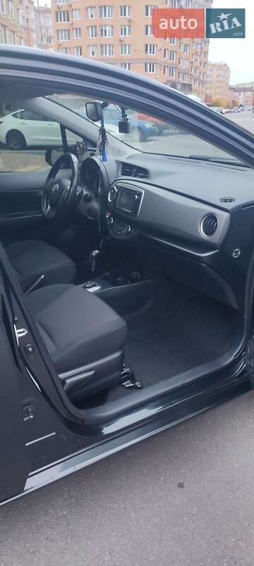 Хэтчбек Toyota Yaris 2012 в Киеве