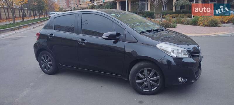 Хэтчбек Toyota Yaris 2012 в Киеве