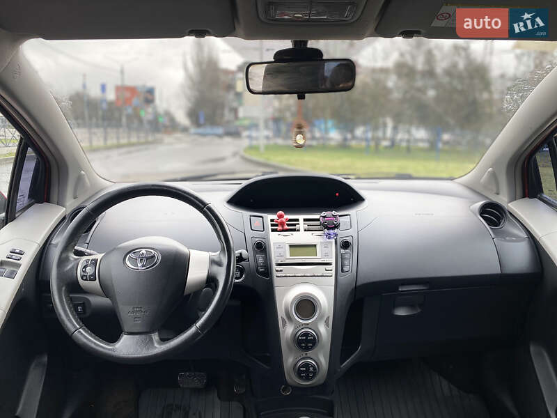 Хэтчбек Toyota Yaris 2008 в Николаеве
