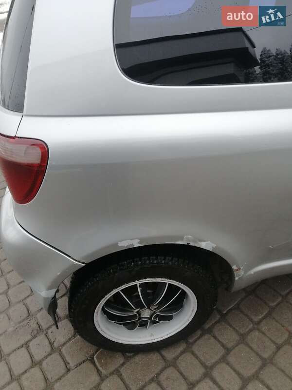 Хэтчбек Toyota Yaris 1999 в Львове