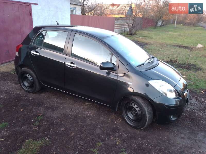 Хэтчбек Toyota Yaris 2010 в Харькове