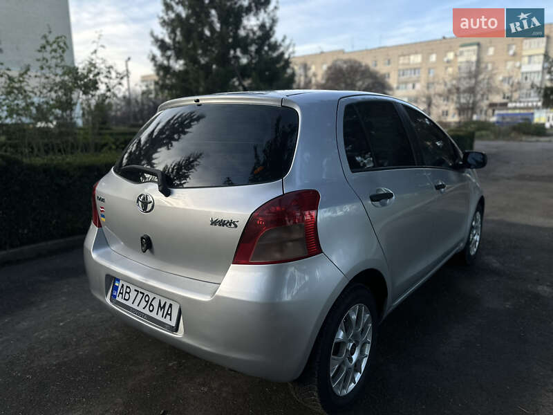 Хэтчбек Toyota Yaris 2007 в Тульчине