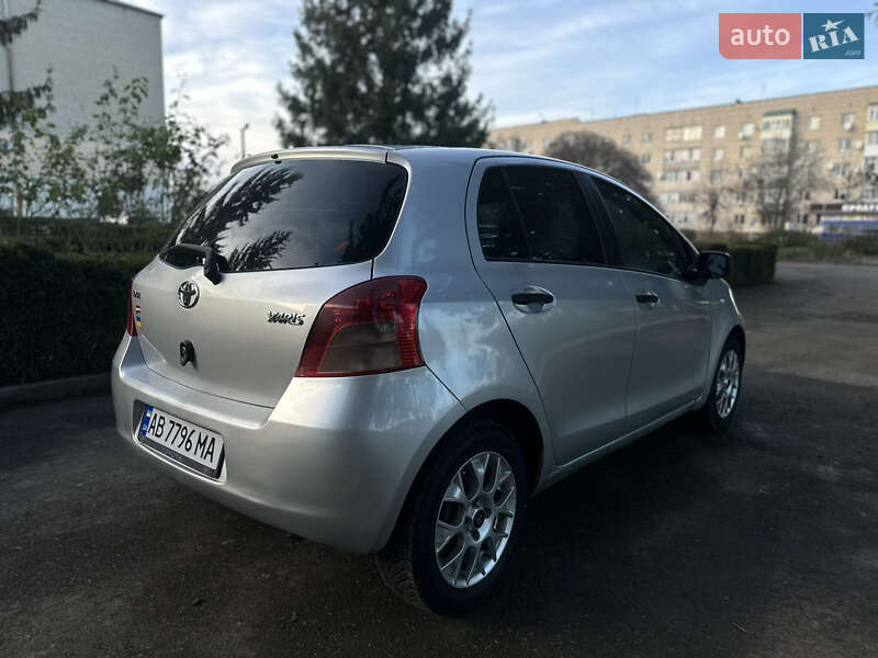Хэтчбек Toyota Yaris 2007 в Тульчине