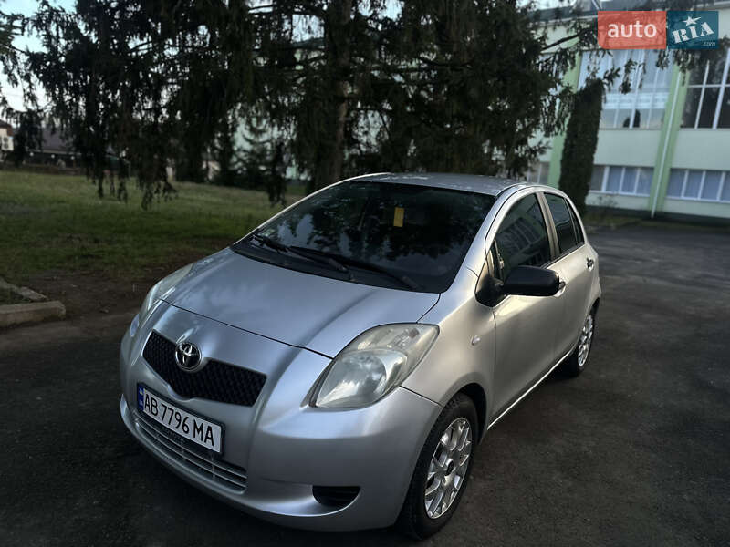 Хэтчбек Toyota Yaris 2007 в Тульчине