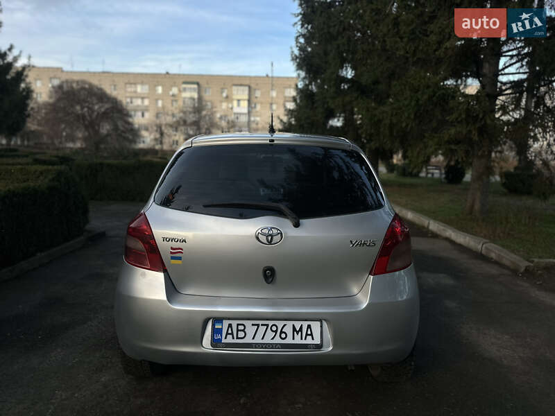 Хэтчбек Toyota Yaris 2007 в Тульчине