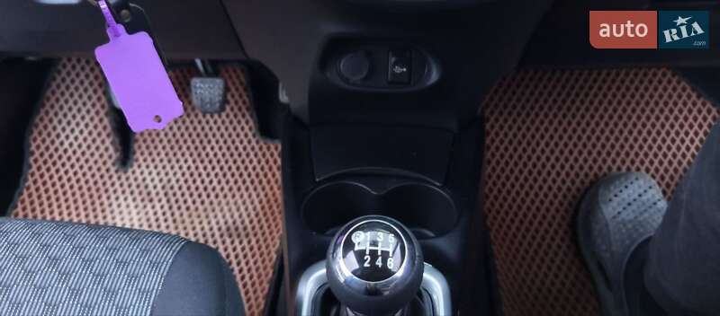 Хэтчбек Toyota Yaris 2014 в Житомире фото 20 Хэтчбек Toyota Yaris 2014 в Житомире