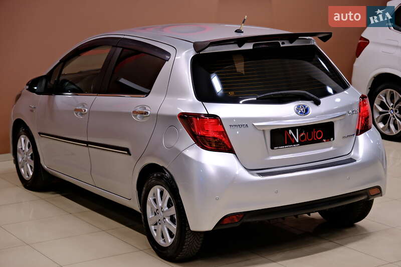 Хэтчбек Toyota Yaris 2015 в Одессе