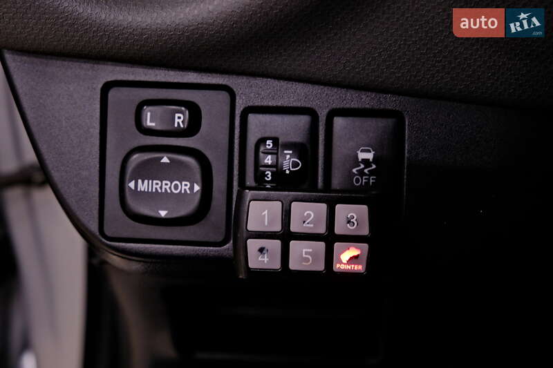 Хэтчбек Toyota Yaris 2015 в Одессе