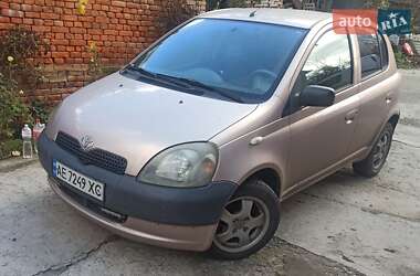 Хэтчбек Toyota Yaris 2000 в Днепре