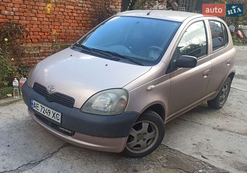 Хэтчбек Toyota Yaris 2000 в Днепре фото Хэтчбек Toyota Yaris 2000 в Днепре