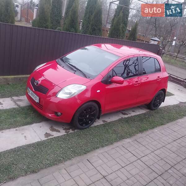 Хэтчбек Toyota Yaris 2008 в Стрые