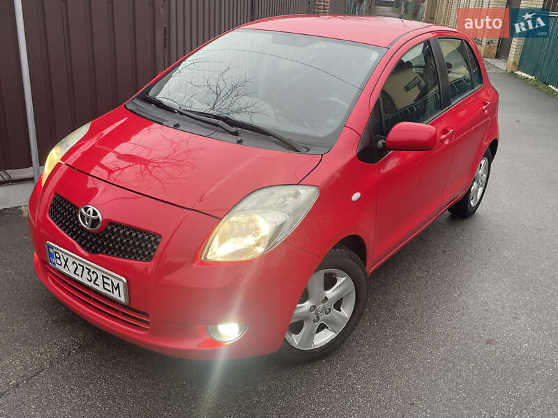 Хэтчбек Toyota Yaris 2006 в Киеве