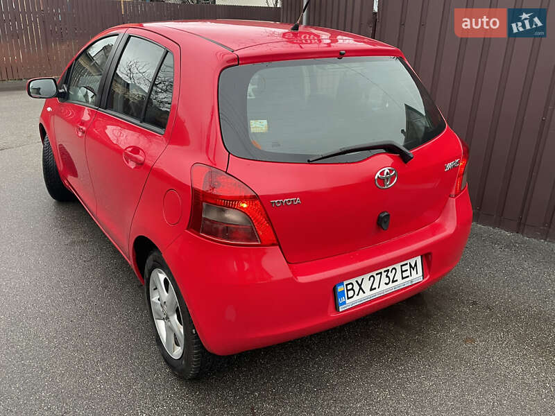 Хэтчбек Toyota Yaris 2006 в Киеве