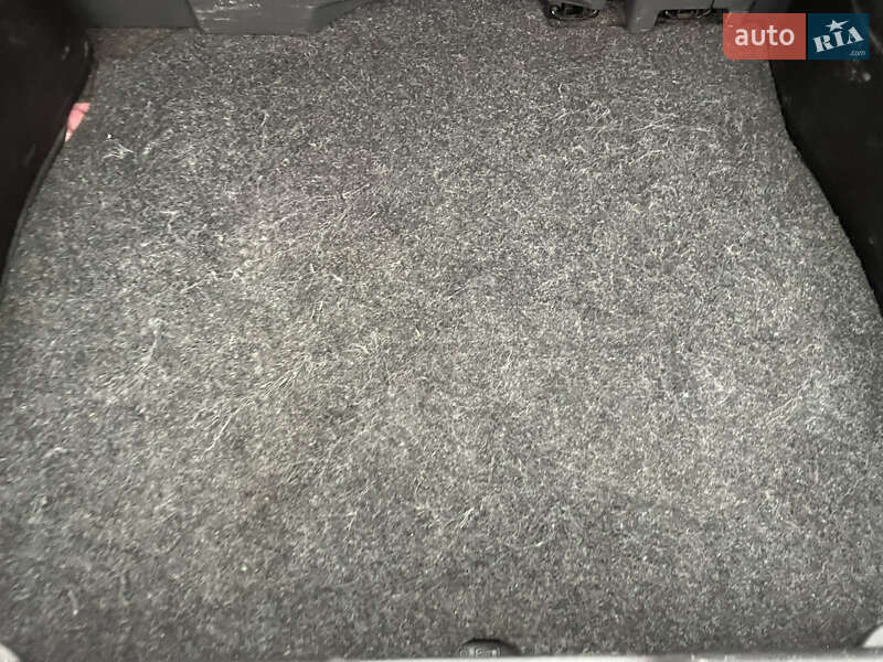 Хэтчбек Toyota Yaris 2006 в Киеве