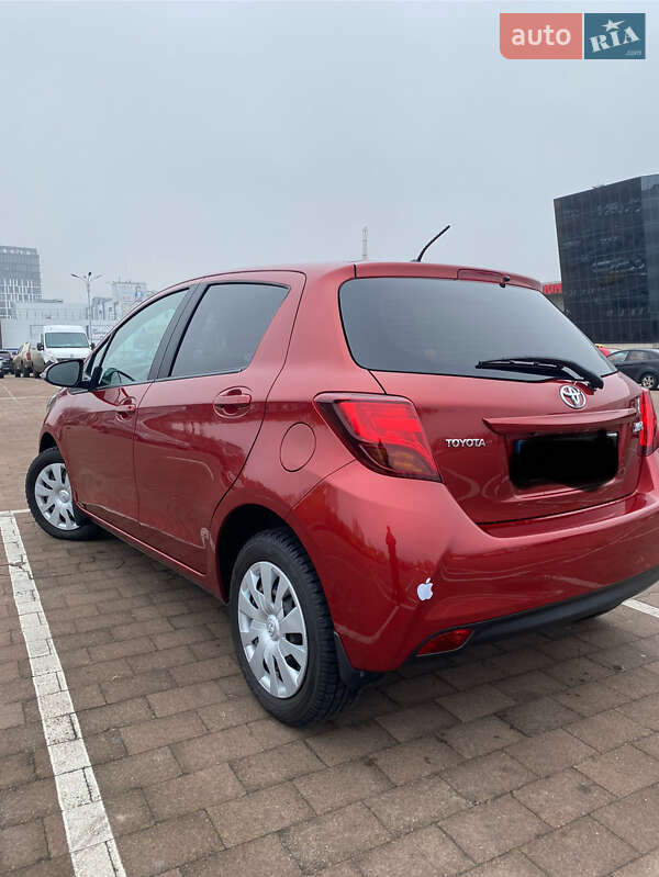 Хэтчбек Toyota Yaris 2014 в Житомире