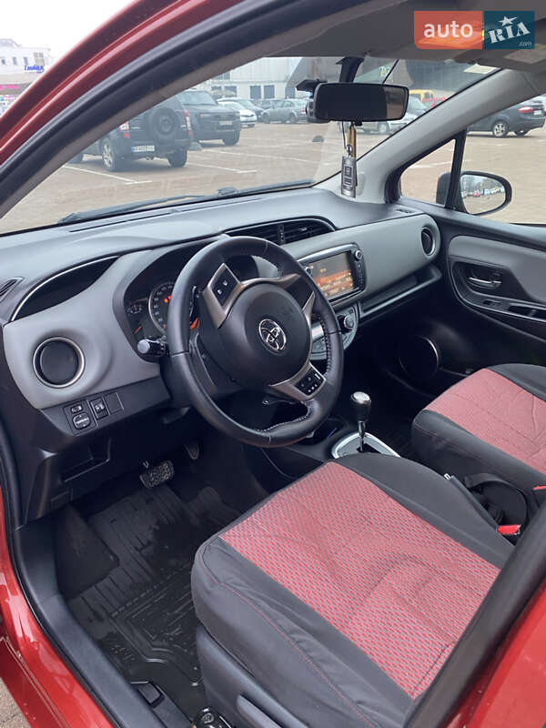 Хэтчбек Toyota Yaris 2014 в Житомире