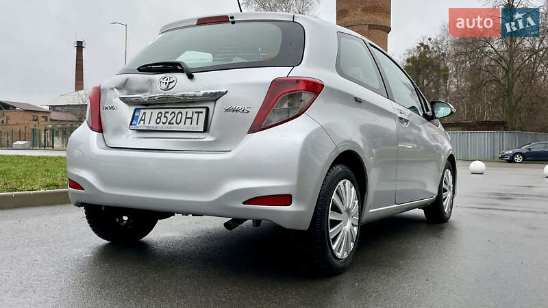Хэтчбек Toyota Yaris 2011 в Житомире