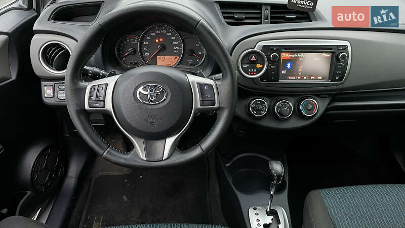 Хэтчбек Toyota Yaris 2011 в Житомире
