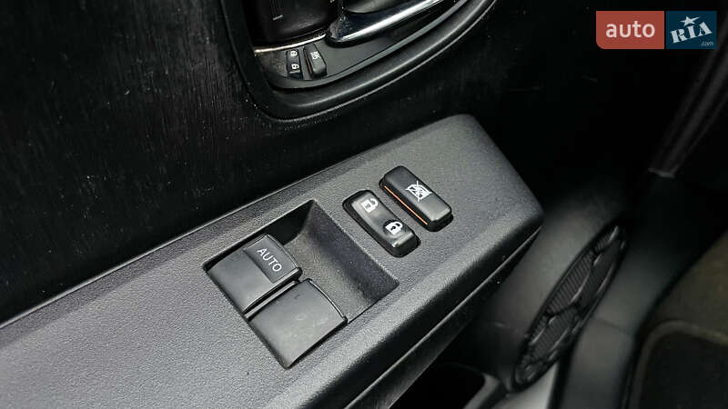 Хэтчбек Toyota Yaris 2011 в Житомире