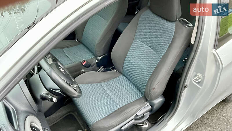 Хэтчбек Toyota Yaris 2011 в Житомире