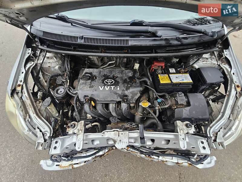 Седан Toyota Yaris 2007 в Киеве