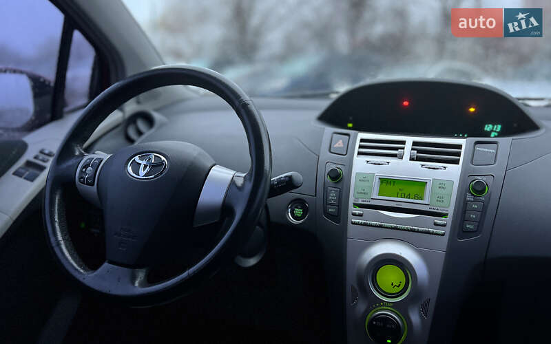 Хэтчбек Toyota Yaris 2007 в Львове