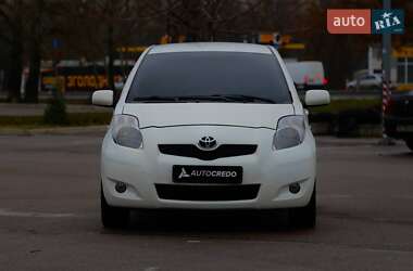 Хэтчбек Toyota Yaris 2011 в Киеве