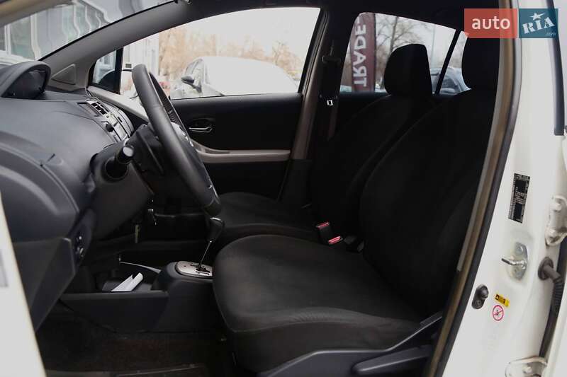 Хетчбек Toyota Yaris 2011 в Києві