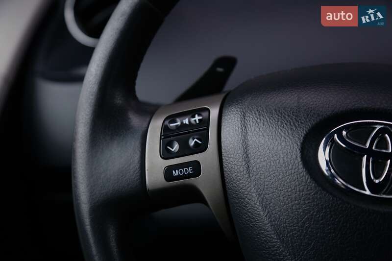 Хетчбек Toyota Yaris 2011 в Києві