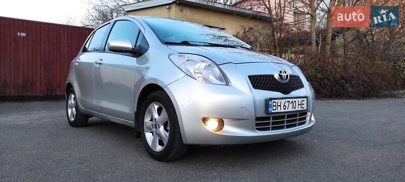 Хэтчбек Toyota Yaris 2006 в Одессе