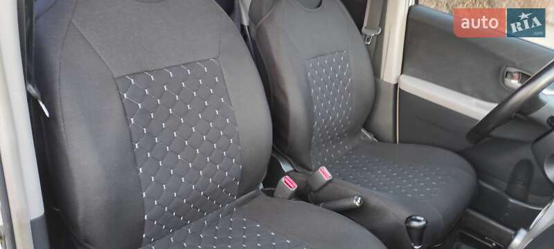 Хэтчбек Toyota Yaris 2006 в Одессе