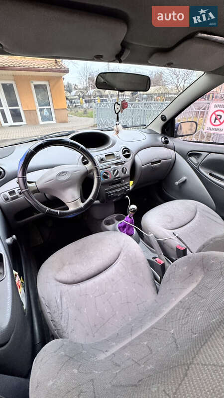 Хетчбек Toyota Yaris 1999 в Рівному
