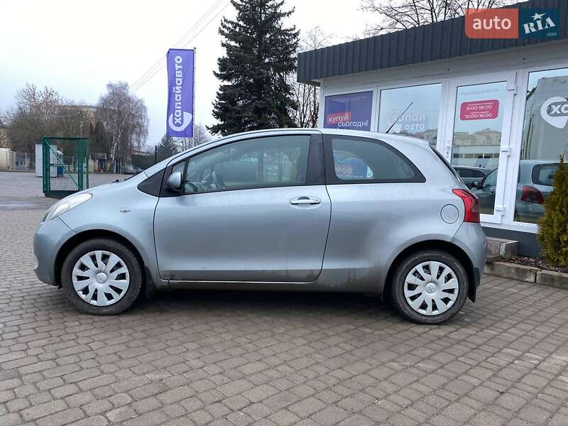Хетчбек Toyota Yaris 2006 в Львові