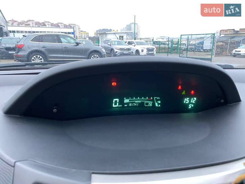 Хетчбек Toyota Yaris 2006 в Львові