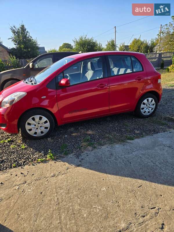 Хетчбек Toyota Yaris 2009 в Луцьку