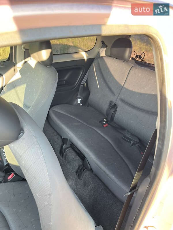 Хэтчбек Toyota Yaris 1999 в Кривом Роге фото 7 Хэтчбек Toyota Yaris 1999 в Кривом Роге